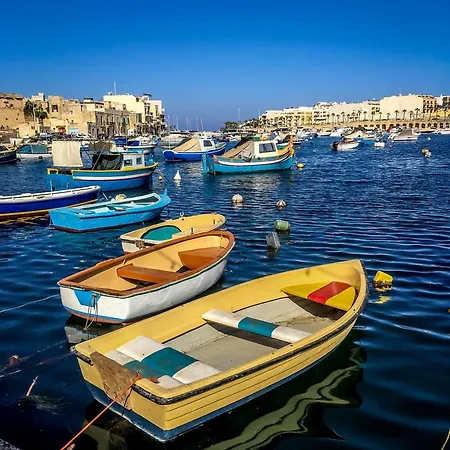 Coastal Comfort Modern 2br In Marsascala 아파트 *