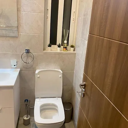 Coastal Comfort Modern 2br In Marsascala